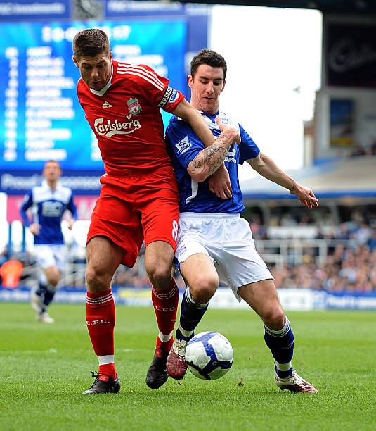 日益激烈 日益激烈